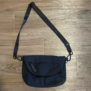 Lulu Lemon cross body bag